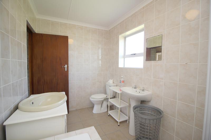 4 Bedroom Property for Sale in Hartenbos Heuwels Western Cape